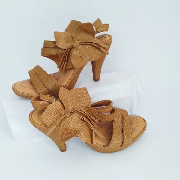 Born Crown Brown Snakeskin Leather Huge Flower Open Toe Sling Back Sandals Sz7 - Picture 6 of 8